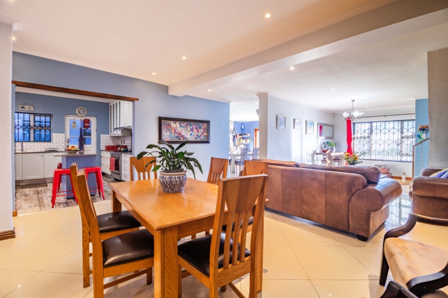 4 Bedroom Property for Sale in Rondebosch East Western Cape